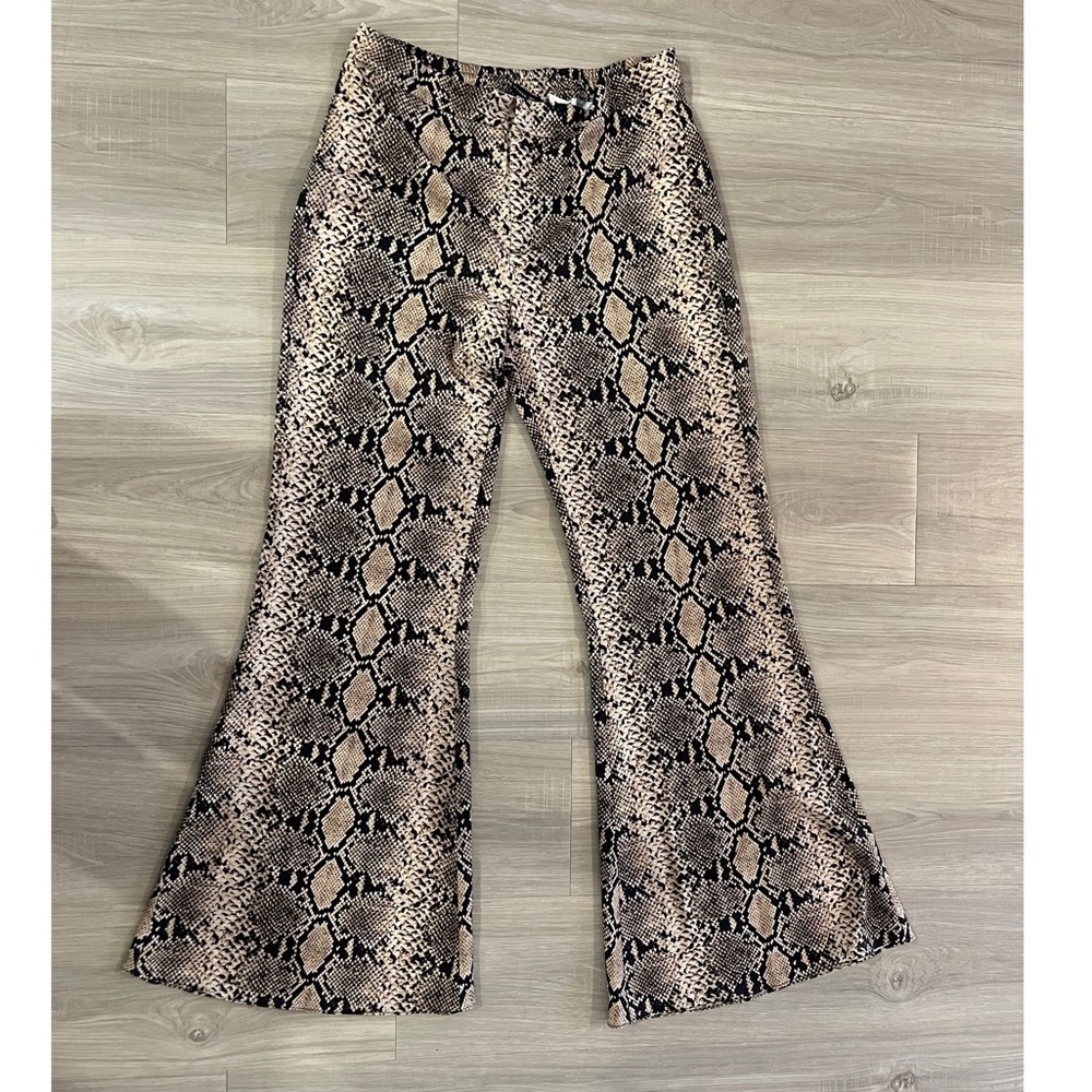 ZARA SNAKESKIN PATTERN flare pants - size medium